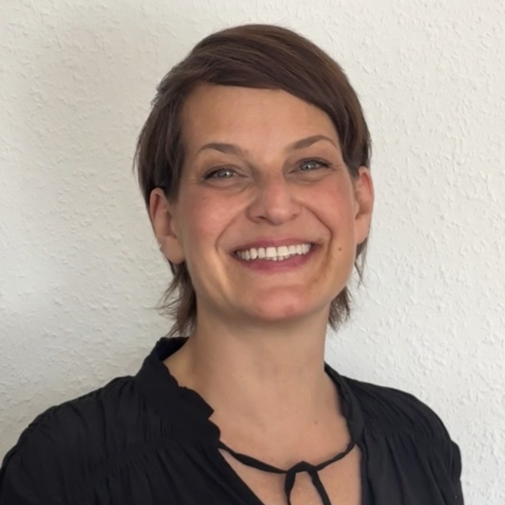 Dr. Jessica Bertram Almato Management